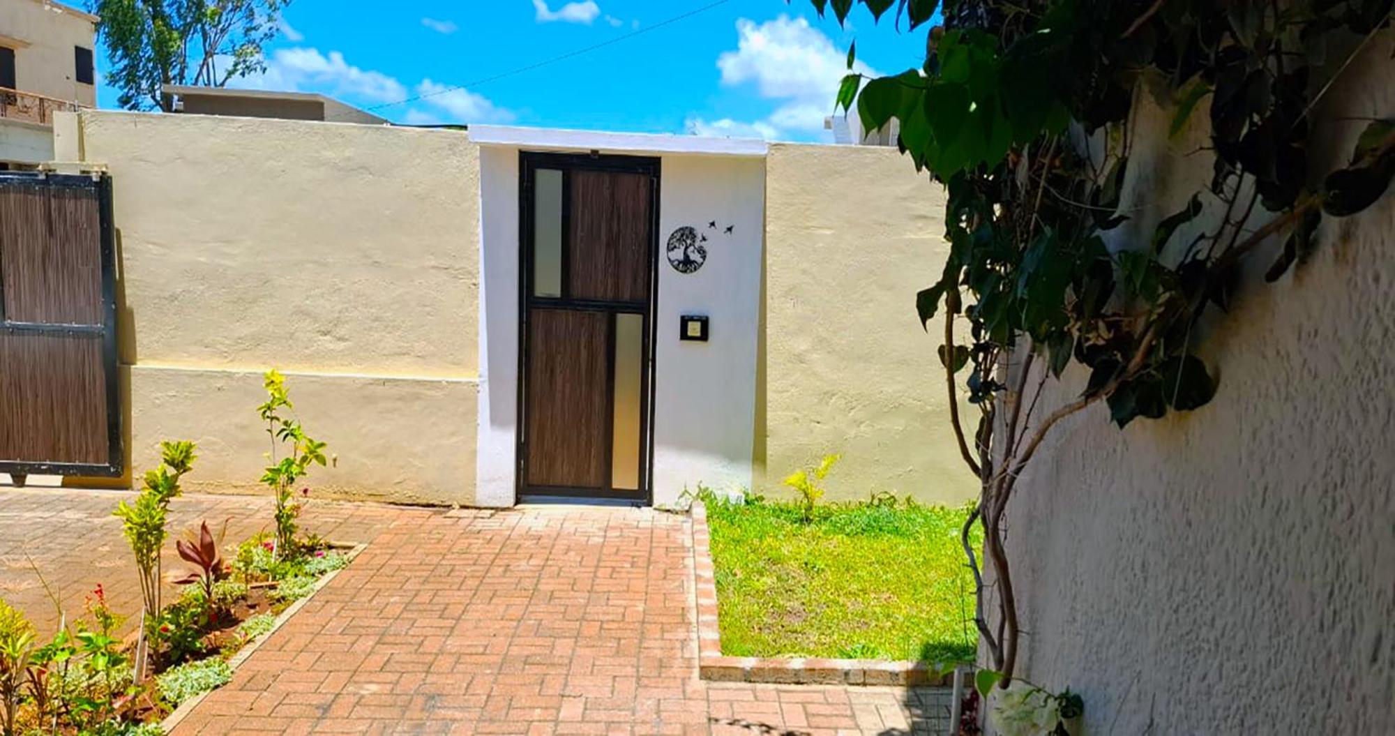 R Garden Villa Au Calme De Baie Du Tombeau, Appartement Familiale De 3 Chambres Et Cuisine Екстериор снимка
